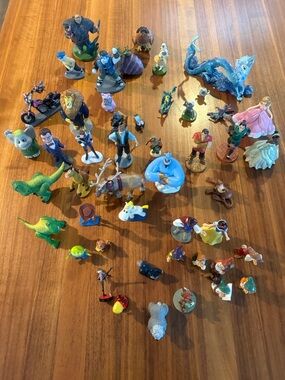 Lot of 48 Disney figurines